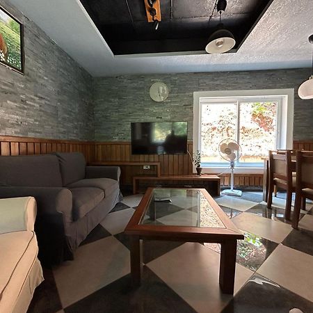 Appartamento Kv By Halcyon Traveltech Anachal Esterno foto