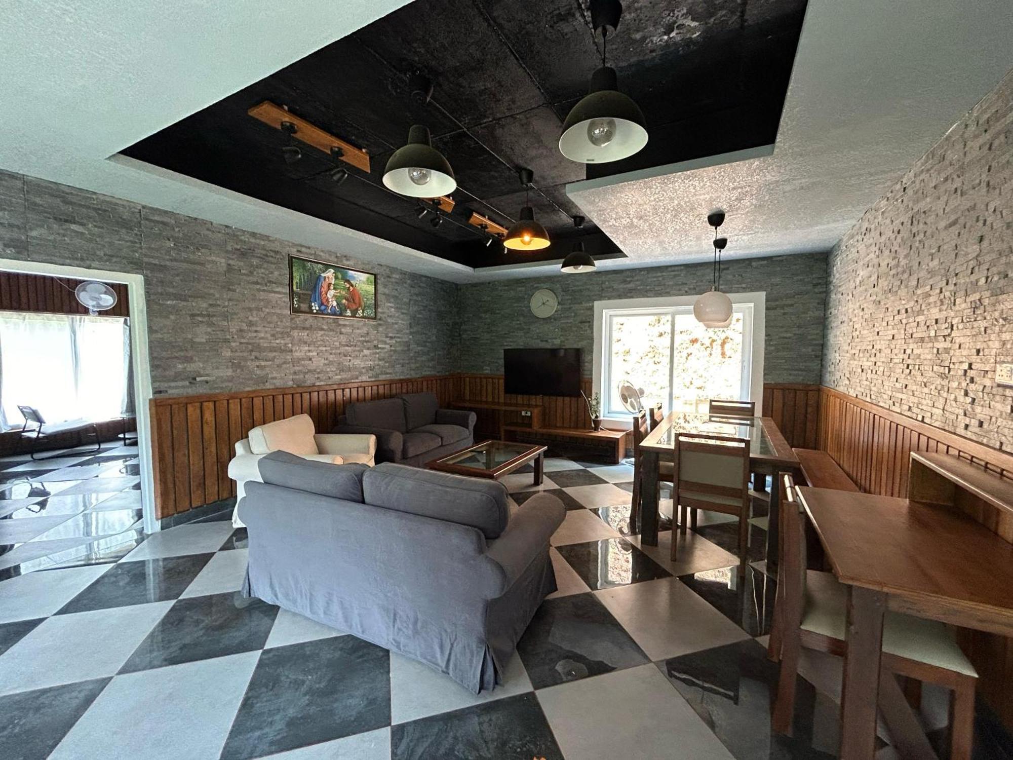 Appartamento Kv By Halcyon Traveltech Anachal Esterno foto