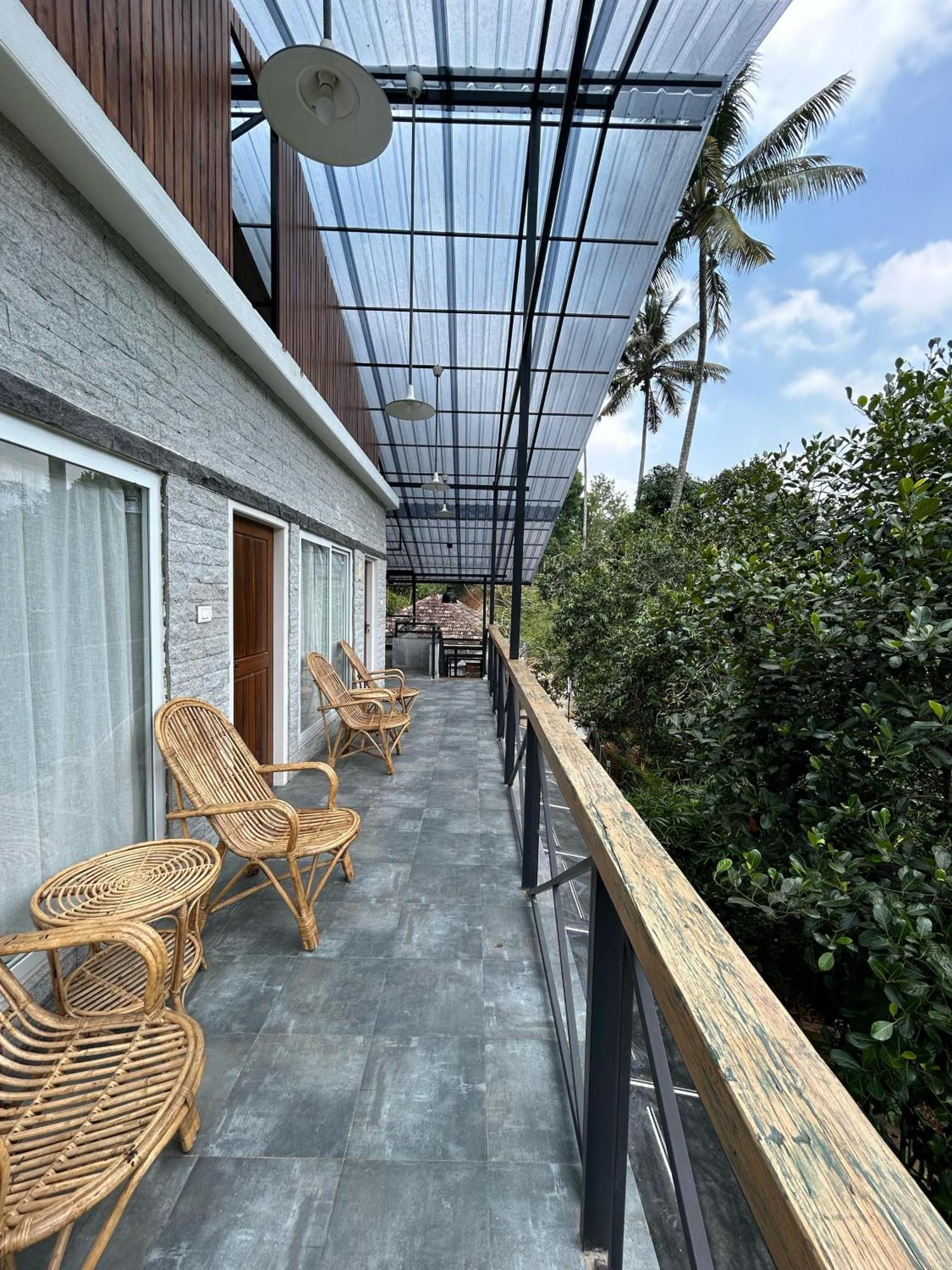 Appartamento Kv By Halcyon Traveltech Anachal Esterno foto
