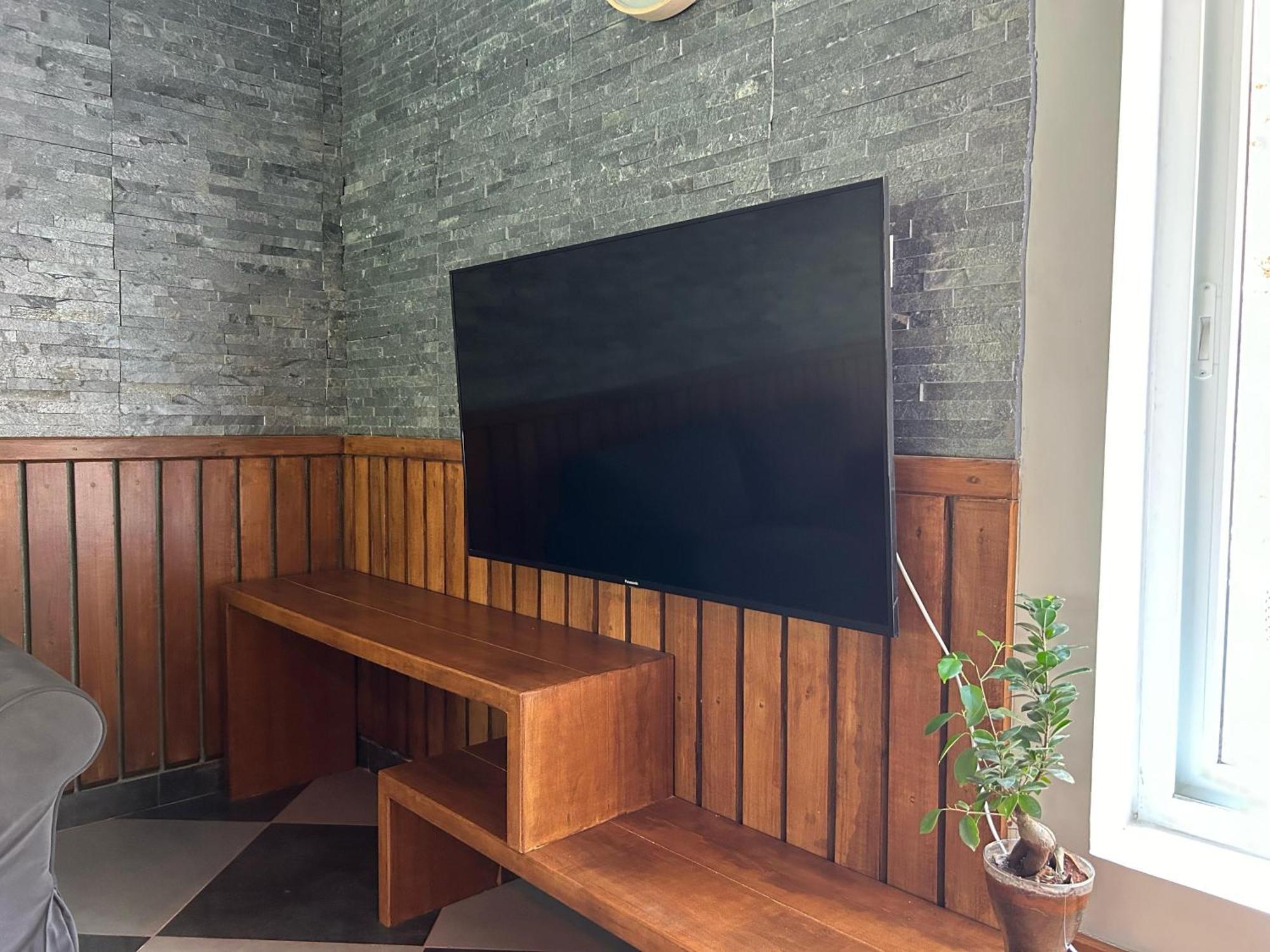 Appartamento Kv By Halcyon Traveltech Anachal Esterno foto