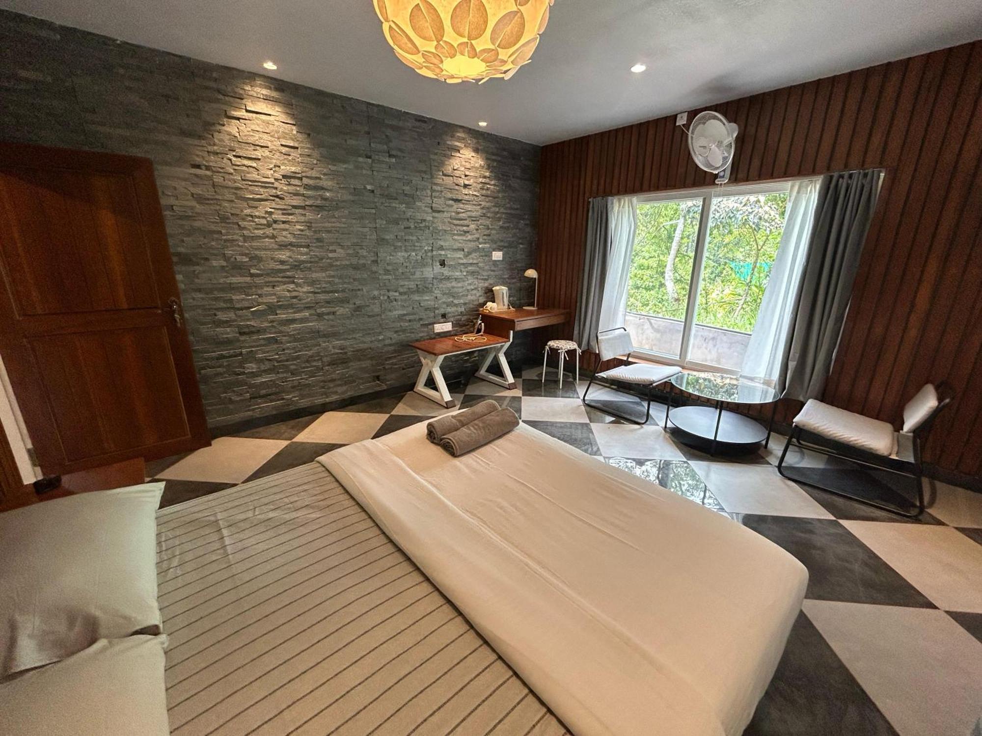 Appartamento Kv By Halcyon Traveltech Anachal Esterno foto