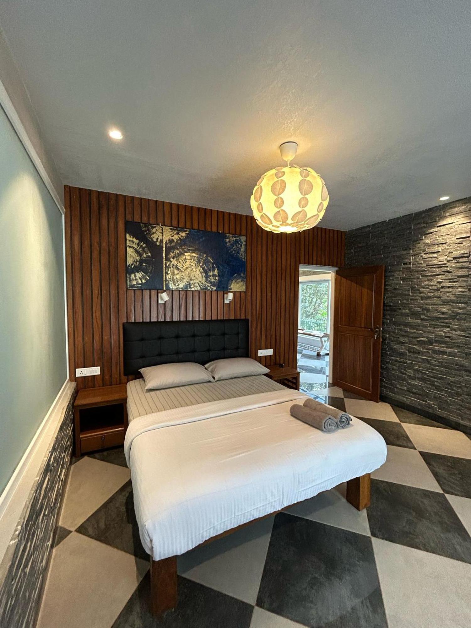 Appartamento Kv By Halcyon Traveltech Anachal Esterno foto
