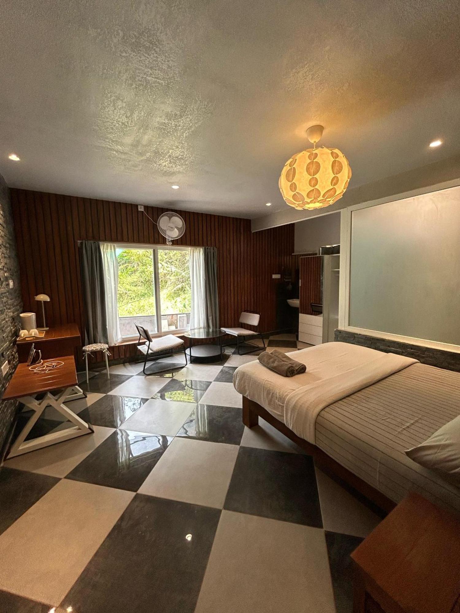 Appartamento Kv By Halcyon Traveltech Anachal Esterno foto